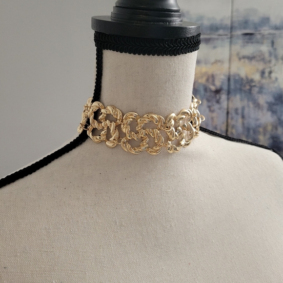 Gold tone choker - Picture 4 of 9